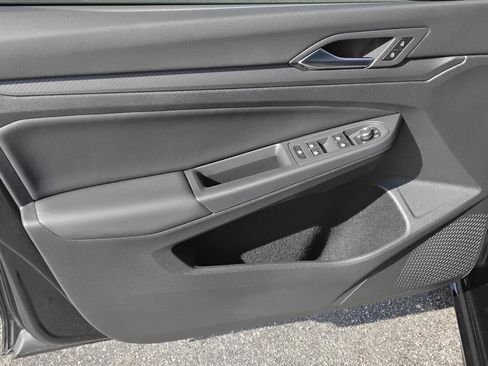 Used 2024 Volkswagen Golf R image 16