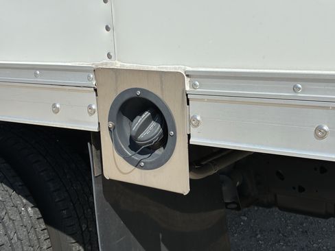 Used 2024 Chevrolet Express 4500 Extended w/ Power Convenience Package RWD image 15