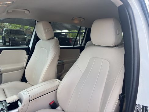 Used 2022 Mercedes-Benz GLB 250 4MATIC image 24