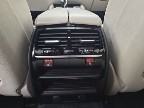 Used 2019 BMW M550i xDrive AWD/4WD image 26