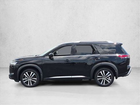 Used 2024 Nissan Pathfinder Platinum w/ Cargo Package FWD image 9