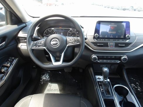 Used 2023 Nissan Altima 2.5 SV image 12