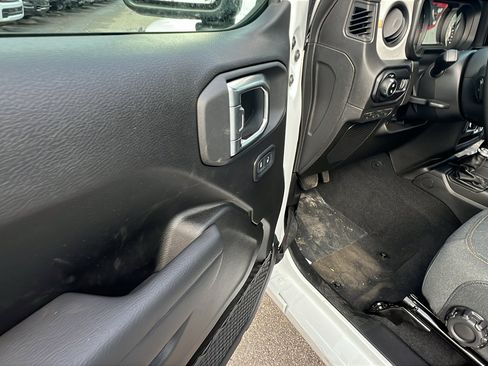 New 2026 Jeep Gladiator Sport image 15