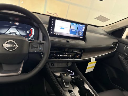 New 2026 Nissan Rogue Platinum w/ Platinum Premium Package image 18