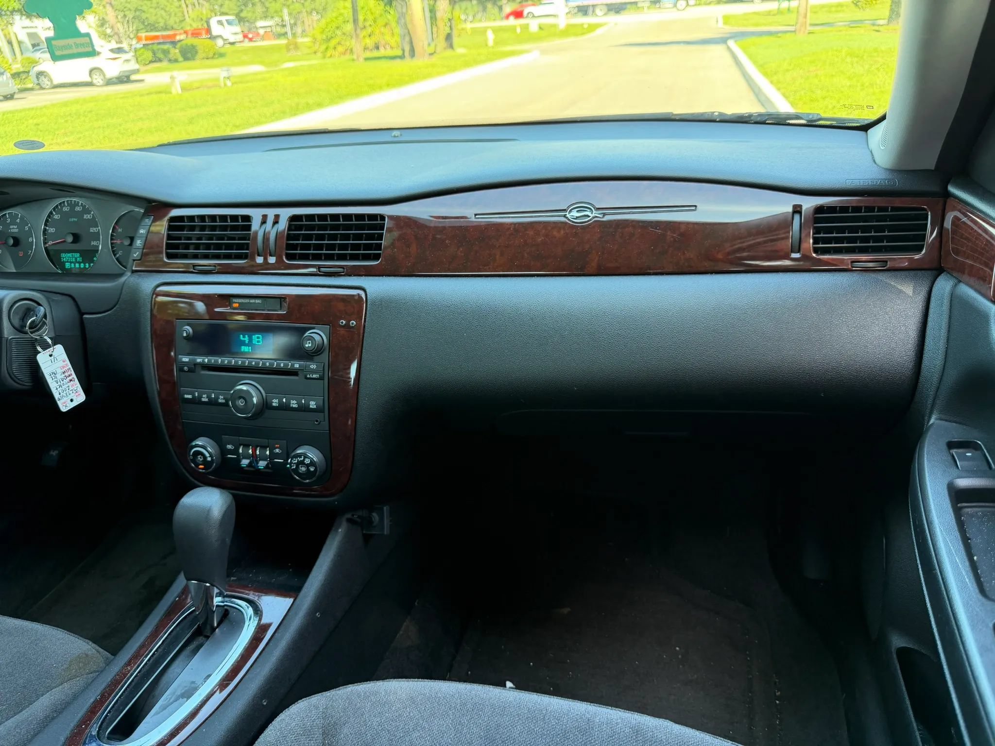Used 2009 Chevrolet Impala LT FWD image 13
