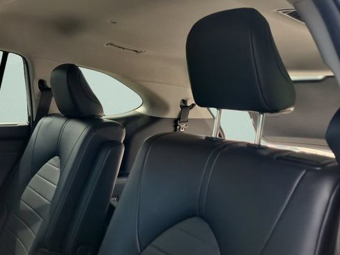 Used 2022 Toyota Highlander XLE FWD image 10