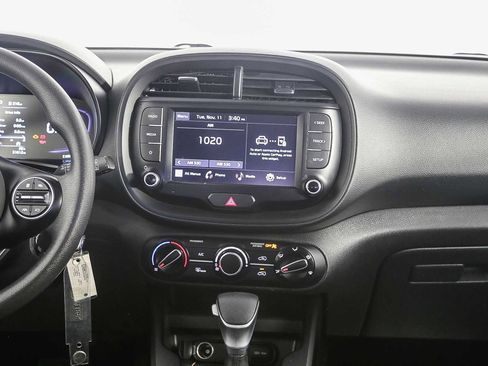 Used 2023 Kia Soul LX image 12