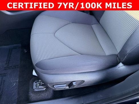 Used 2025 Toyota Highlander LE image 15