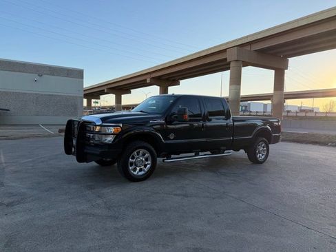 Used 2014 Ford F350 Lariat w/ Lariat Ultimate Package image 2