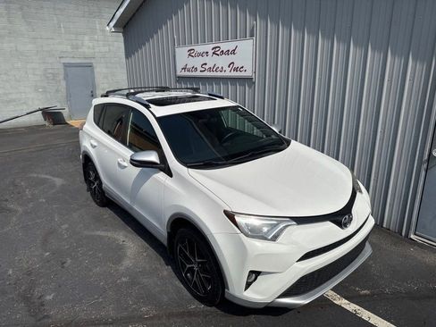 Used 2016 Toyota RAV4 SE image 3