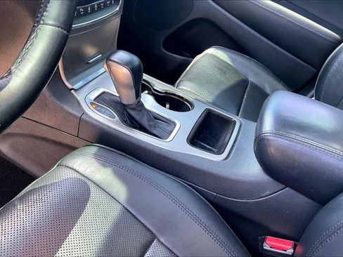 Used 2018 Jeep Grand Cherokee Overland RWD image 14