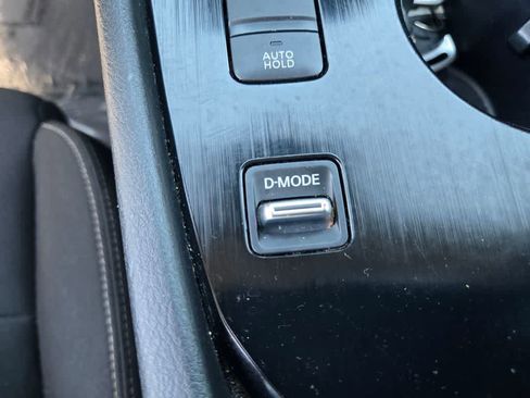 Used 2024 Nissan Rogue S FWD image 15