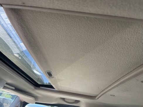 Used 2003 HUMMER H2 w/ Preferred Equipment Group image 36