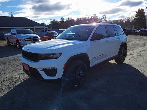 New 2025 Jeep Grand Cherokee Limited w/ Black Appearance Package AWD/4WD image 4