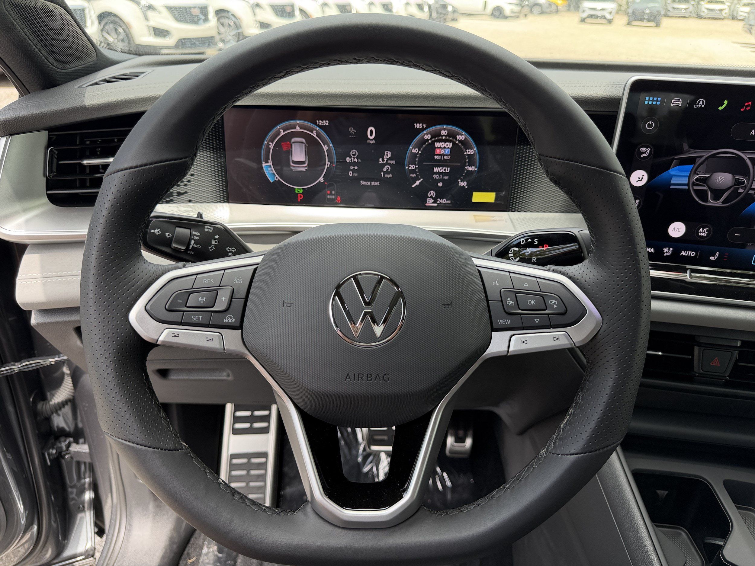 New 2026 Volkswagen Tiguan SE R-Line FWD image 33