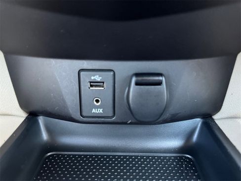 Used 2016 Nissan Rogue SL w/ SL Premium Package image 30