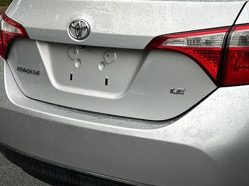 Used 2016 Toyota Corolla LE FWD image 5