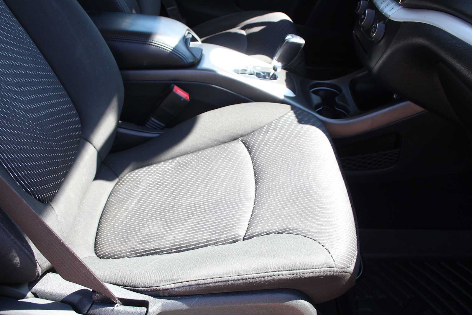 Used 2020 Dodge Journey SE w/ Blacktop Package FWD image 21