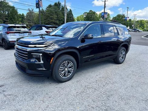 New 2026 Chevrolet Traverse LT w/ LPO, Floor Liner Package FWD image 1