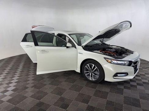 Used 2018 Honda Accord Touring image 14