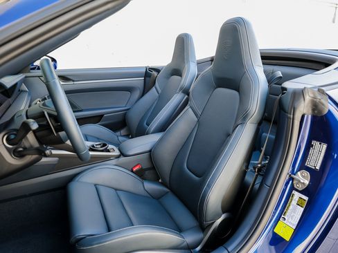 Certified 2025 Porsche 911 Carrera image 5