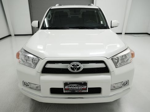Used 2013 Toyota 4Runner SR5 RWD image 2