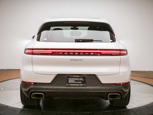 Certified 2024 Porsche Cayenne AWD/4WD image 7