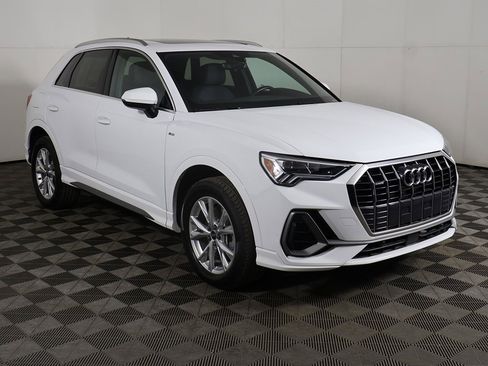 Used 2025 Audi Q3 2.0T Premium image 52