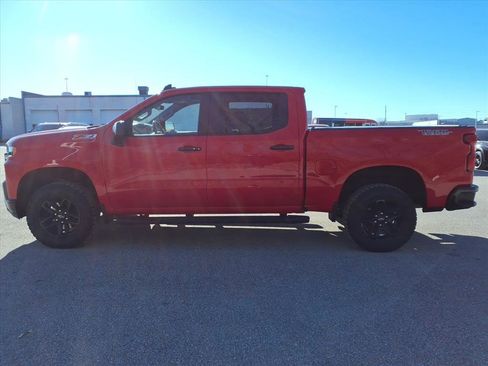 Used 2021 Chevrolet Silverado 1500 LT Trail Boss w/ Convenience Package II image 4