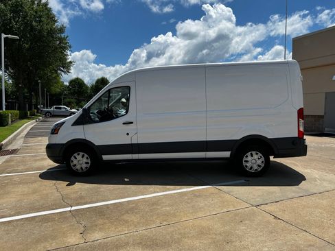 Used 2018 Ford Transit 250 148 Medium Roof RWD image 8