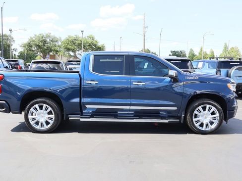 Used 2023 Chevrolet Silverado 1500 High Country w/ High Country Premium Package AWD/4WD image 10