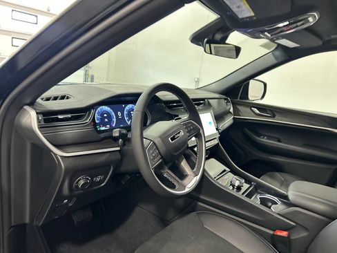 New 2026 Jeep Grand Cherokee Altitude AWD/4WD image 17