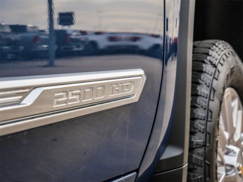 Used 2025 Chevrolet Silverado 2500 High Country w/ Technology Package image 10