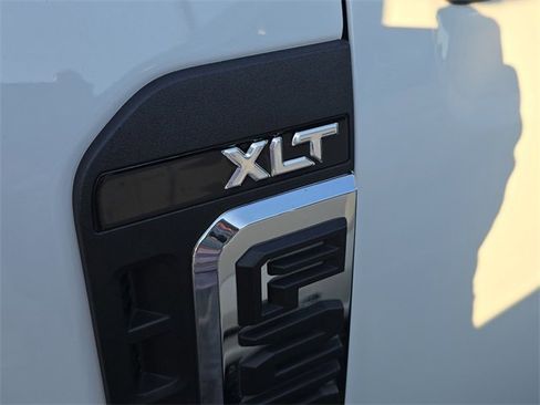 Used 2025 Ford F250 XLT image 5