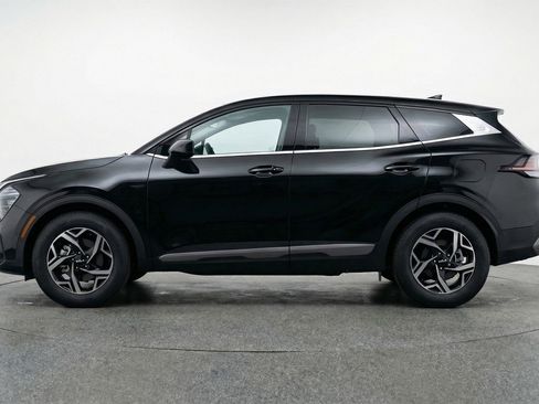 Used 2025 Kia Sportage LX image 5