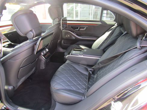 Used 2024 Mercedes-Benz S 580 4MATIC Sedan image 15
