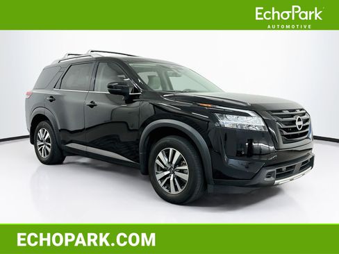 Used 2024 Nissan Pathfinder SL w/ Black Appearance Package AWD/4WD image 1