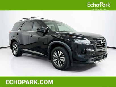 Used 2024 Nissan Pathfinder SL w/ Black Appearance Package