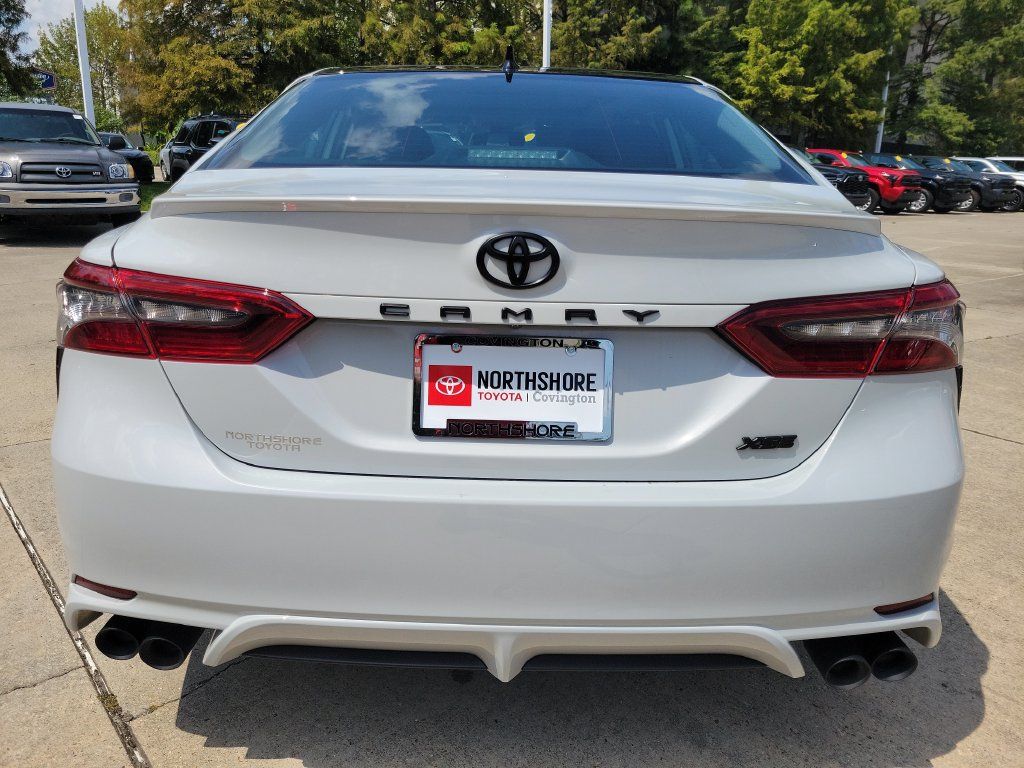 Used 2023 Toyota Camry XSE FWD image 5