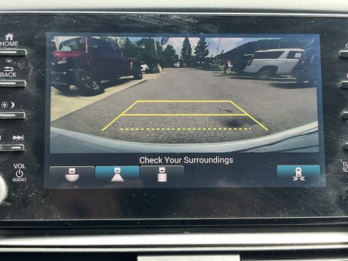 Used 2018 Honda Accord EX image 17