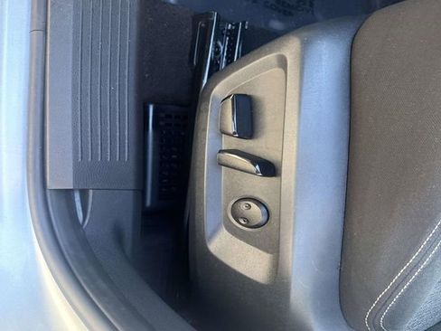 Used 2023 Nissan Rogue SV image 19