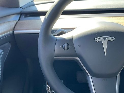 Used 2023 Tesla Model 3 Standard Range image 38