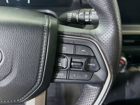 Used 2025 Toyota 4Runner TRD Off-Road Premium AWD/4WD image 24