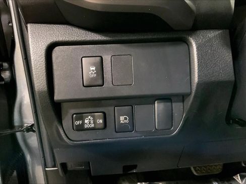 Used 2023 Toyota Tacoma SR5 AWD/4WD image 35