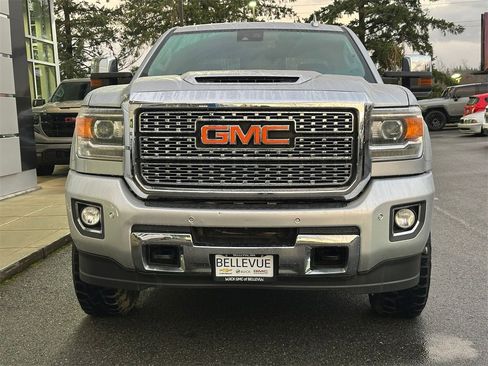 Used 2019 GMC Sierra 3500 Denali image 8