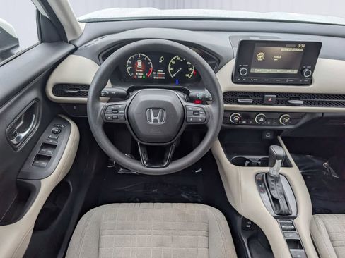 Certified 2025 Honda HR-V LX image 13