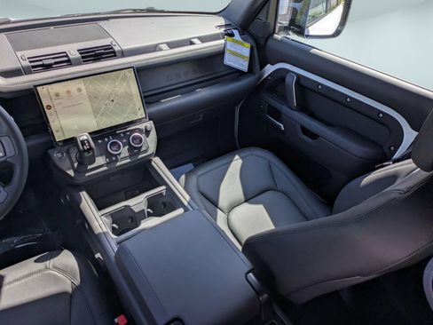 New 2026 Land Rover Defender 110 X-Dynamic SE AWD/4WD image 28