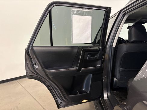 Used 2021 Toyota 4Runner TRD Off-Road Premium AWD/4WD image 27