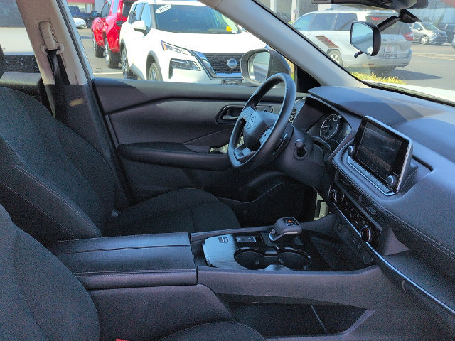 Used 2025 Nissan Rogue S FWD image 10