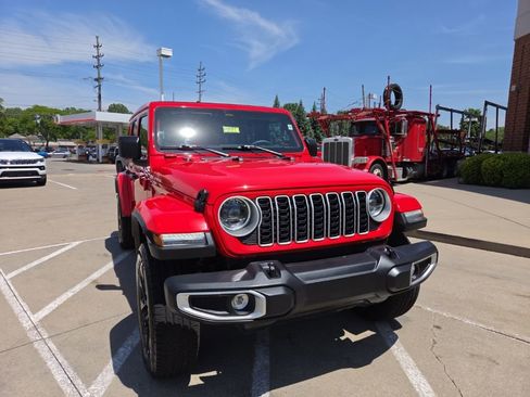 Certified 2025 Jeep Wrangler Unlimited Sahara w/ Safety Group AWD/4WD image 4